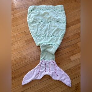 Mermaid tail wearable soft blanket